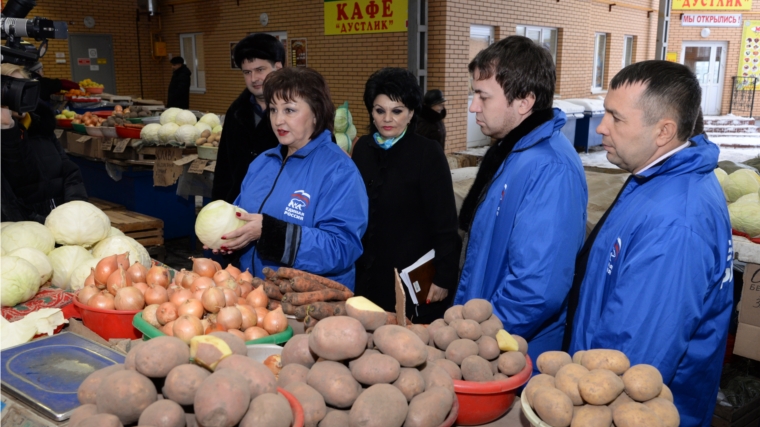 Депутаты провели рейд «Народный контроль» на продовольственных рынках города