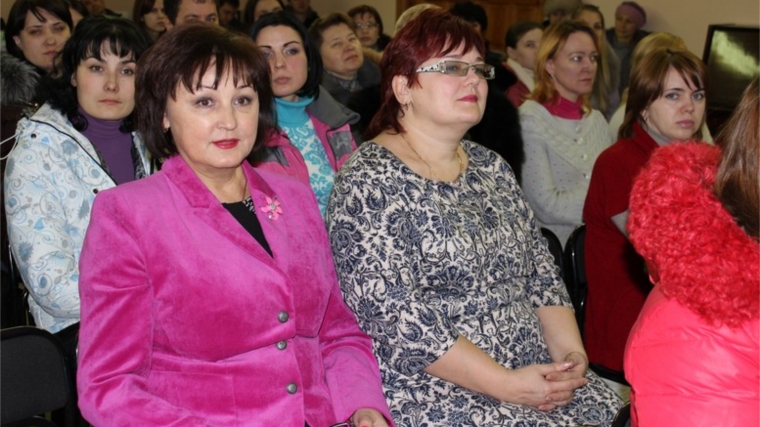 Ирина Клементьева на посленовогодних родительских собраниях рассказала об итогах работы в округе