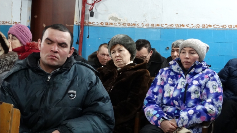 Глава администрации Красночетайского района Александр Башкиров встретился с жителями деревень Питишево и Мижеркасы