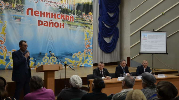 На встрече с депутатом Владимиром Кузиным обсуждены возможности создания муниципальной управляющей компании