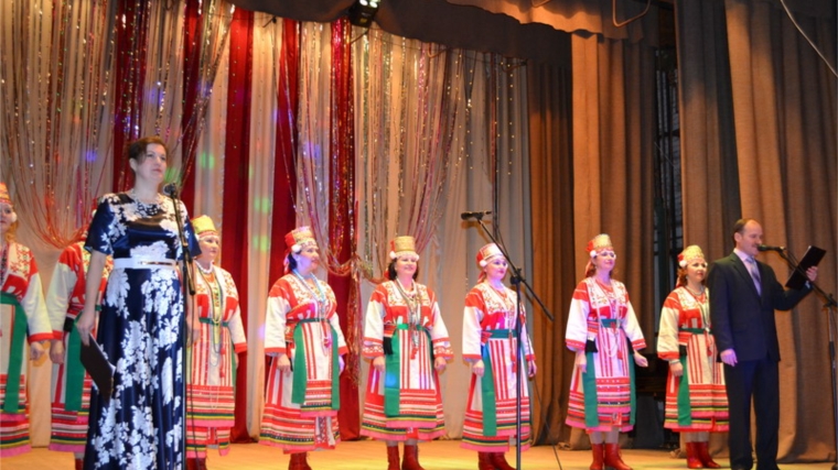Народный ансамбль «Эрзянка» дал большой концерт в честь 25-летия своей творческой деятельности