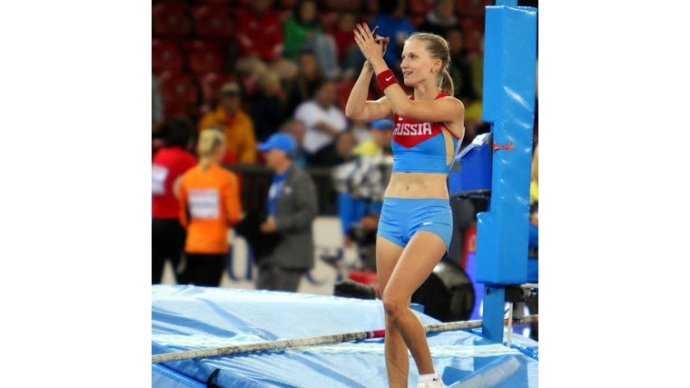Анжелика Сидорова - чемпионка России в прыжке с шестом с лучшим результатом сезона в Европе