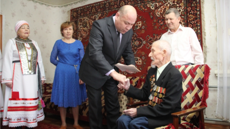 Чебоксарский район: ветерану войны вручена юбилейная медаль «70 лет Победы в Великой Отечественной войне 1941-1945 годов»