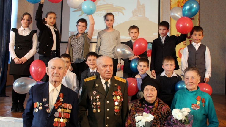 В Чебоксарском медицинском колледже отметили первую годовщину присоединения Крыма и Севастополя к России