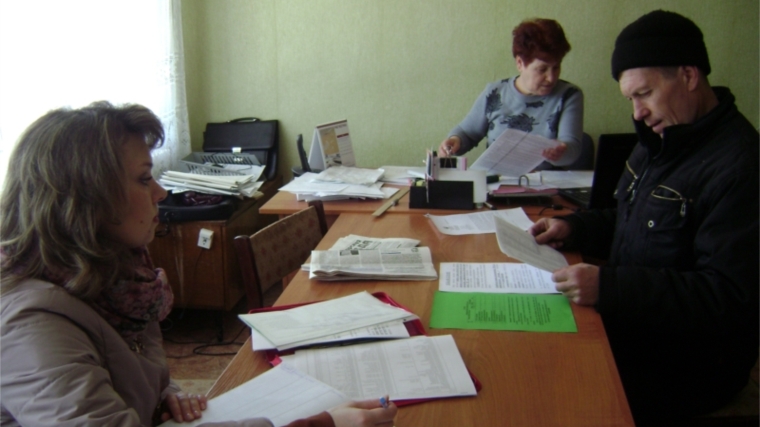 Специалисты центра занятости населения посетили работодателей и граждан поселка Алтышево