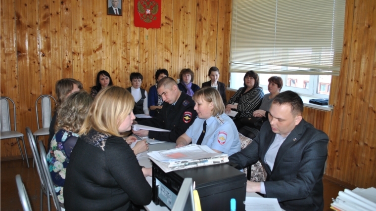 В администрации района прошло заседание комиссии по делам несовершеннолетних и защите их прав и антинаркотической комиссии Шемуршинского района