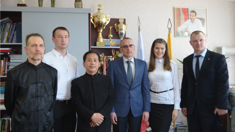 Сергей Мельников провёл рабочую встречу с одним из самых титулованных учителей по тайцзи цюань, мастером Чэном