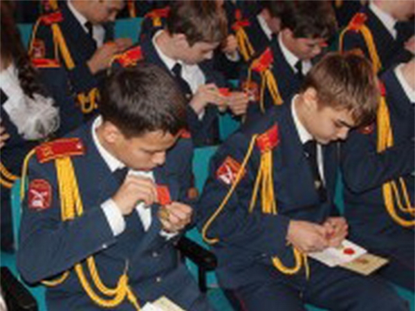 Кадеты получили памятные медали