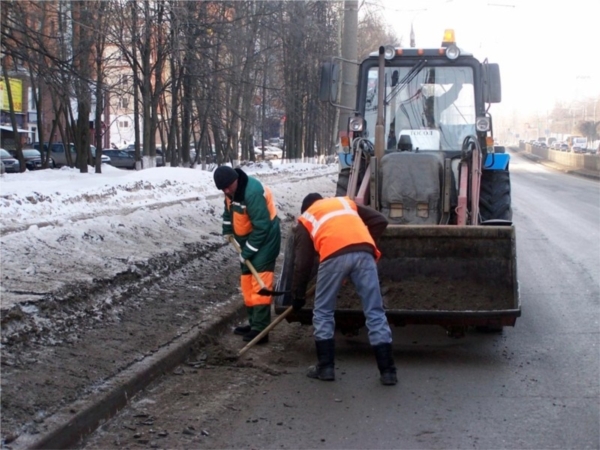 В Чебоксарах дорожники продолжают наводить порядок на дорогах ("Чебоксары.ру")
