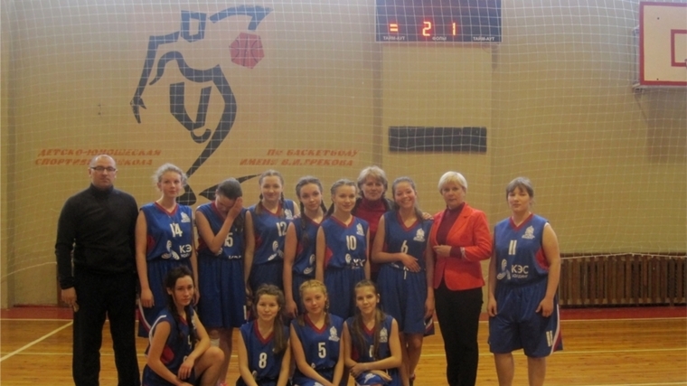 Команда девушек города Канаша выигрывает медали Первенства Чувашской Республики по баскетболу среди игроков 2000-2001 гг.р.