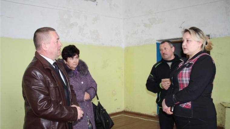 Красночетайский район: в Питеркинской общеобразовательной школе отремонтируют спортивный зал