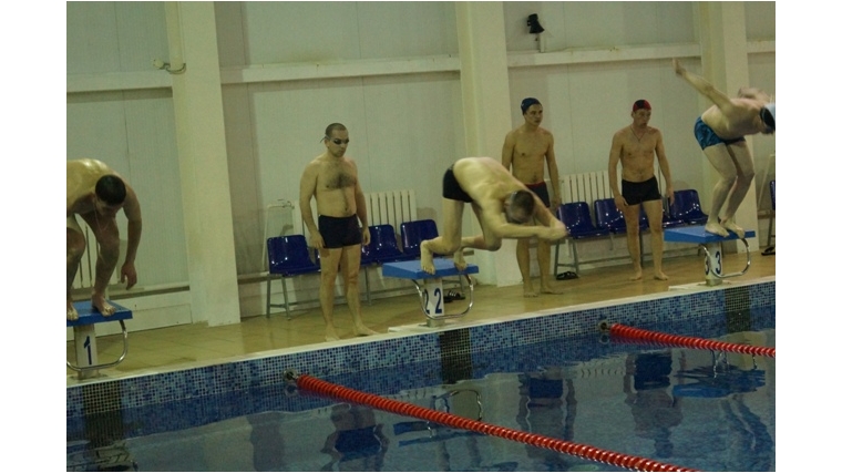 Трудовые коллективы соревновались в плавании