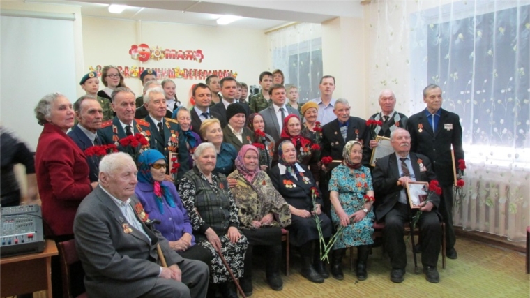 Ветеранов Ленинского района продолжают чествовать в канун юбилея Великой Победы