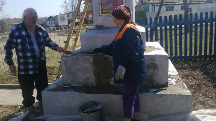 На территории Синьяльского сельского поселения ведутся ремонтные работы по восстановлению памятников павшим воинам в ВОВ
