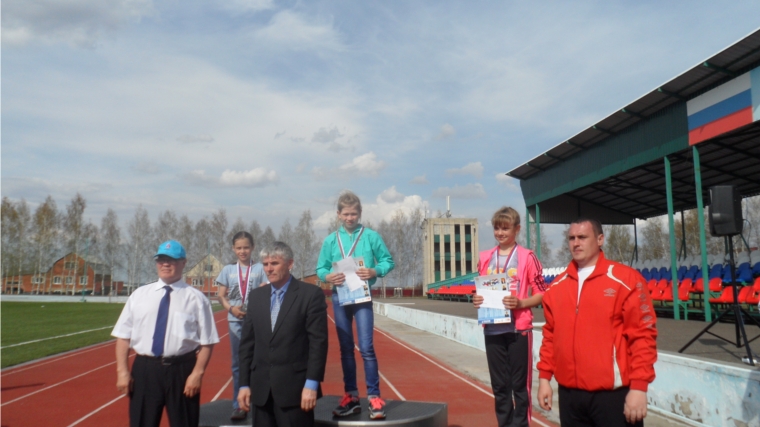 _Алатырская спортсменка Дарья Мишанина одержала победу в соревнованиях по лёгкой атлетике, посвящённых Великой Победе