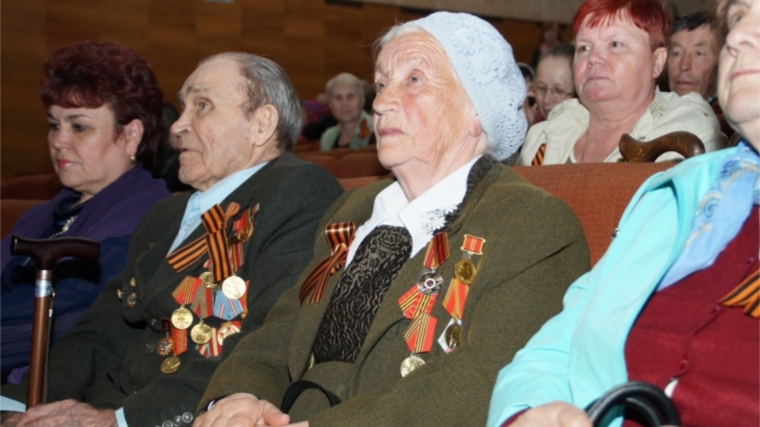Этих дней не смолкнет слава: в Калининском районе г. Чебоксары прошел праздничный вечер для ветеранов Великой Отечественной войны и тружеников тыла