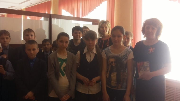 В преддверии Дня Победы, Канашский городской архив посетили учащиеся школы №3