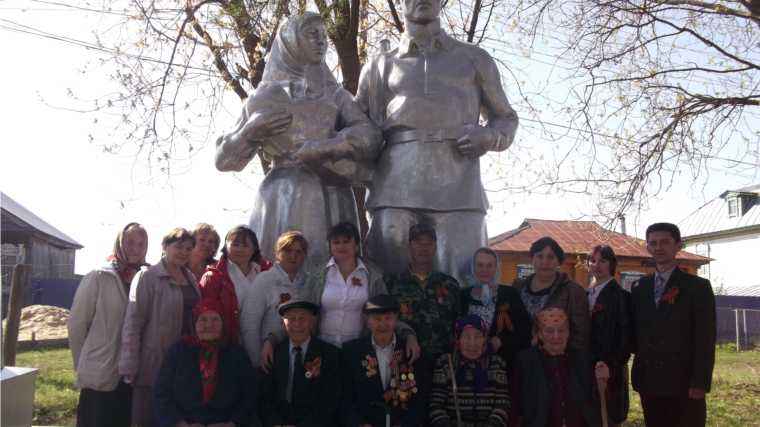 За ваше мужество в бою, за вашу боль, за ваши раны… За жизнь счастливую нашу- земной поклон вам ветераны!