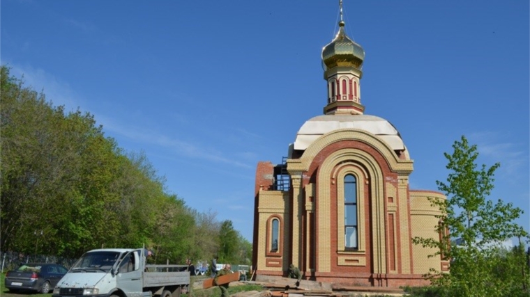После зимнего перерыва вновь возобновлены работы по строительству храма-часовни святых благоверных князей Петра и Февронии Муромских