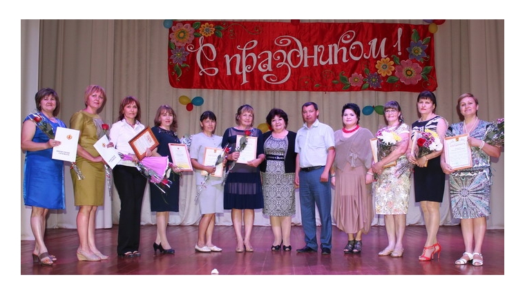 Социальные работники Цивильского района принимали поздравления