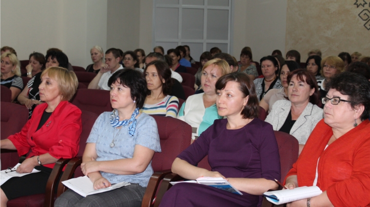 Вадим Ефимов провел рабочую встречу с коллективом Национальной библиотеки