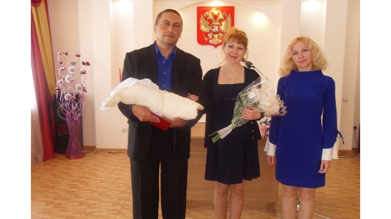 В городе Канаш зарегистрировано рождение 300 ребенка