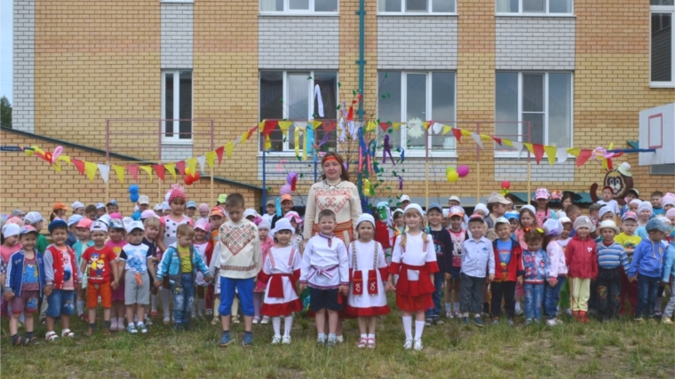 Воспитанники детских садов города Канаша отпраздновали День Республики
