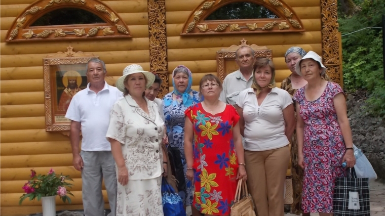 Активисты ТОС &quot;Рябинка&quot; и ветераны социального центра побывали на экскурсии по святым местам Чувашии