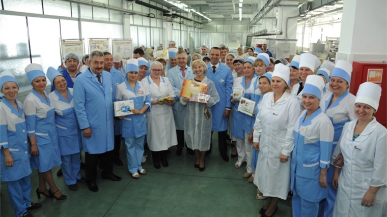 На кондитерской фабрике в Чебоксарах запущена новая линия производства десертов