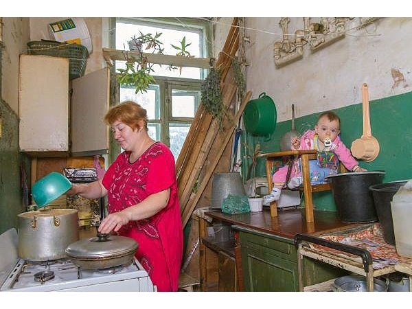 «Нам и здесь неплохо живется»: чебоксарцы отказываются покидать аварийные дома ("Мой город Чебоксары")