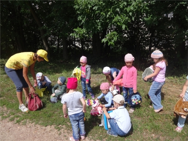 По родному краю с рюкзаком шагаю