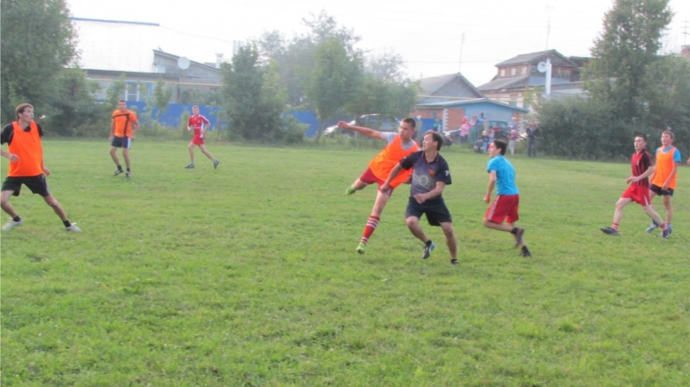Чемпионат Аликовского района по футболу сезона 2015 года продолжается