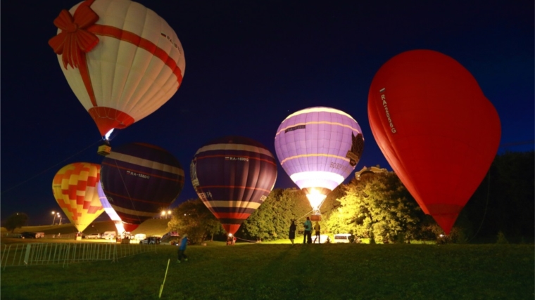 В Чебоксарах проходит фестиваль воздухоплавателей «Город с небес»
