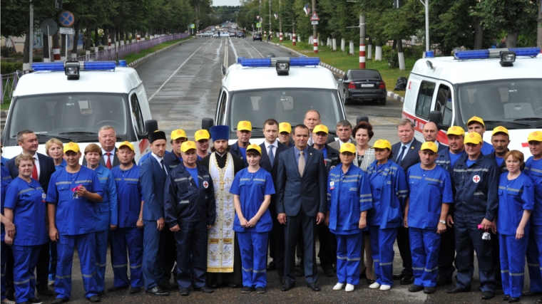 Врио Главы Чувашии вручил ключи от 23 новых автомобилей скорой медицинской помощи