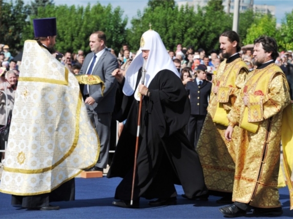 Патриарх Кирилл совершил чин закладки капсулы под строительство Большого Соборного храма ("Чебоксары.ру")
