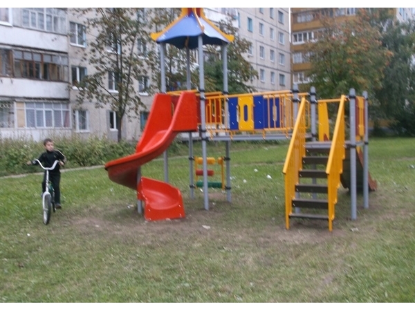В 88 чебоксарских дворах построены новые детские и спортивные площадки ("Чебоксары.ру")