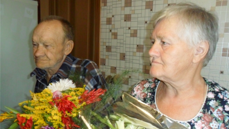 _г.Алатырь: 55 лет вместе супруги Валентин Сергеевич и Валентина Яковлевна Реновы