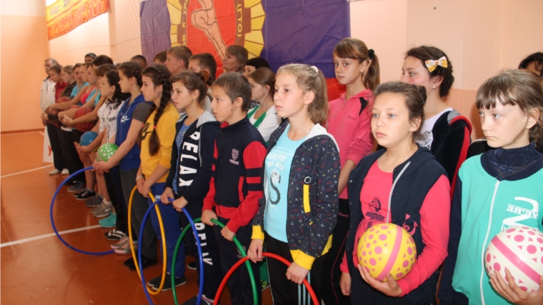 «Спорт любить – здоровым быть»: в Шумерлинском районе отремонтирован еще один спортивный зал школы