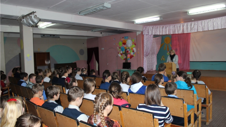 Беседа о правонарушениях несовершеннолетних прошла в Кирской средней школе