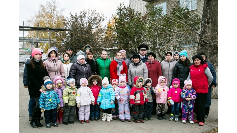 Профилактическая акция «Засветись!» совместно с ГИБДД и воспитанниками детских садов прошла в городе Канаш