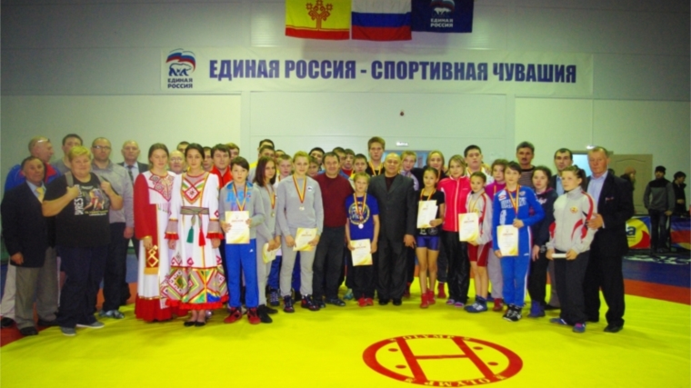 Юные борцы вольного стиля города Канаша- призеры первенства Чувашской Республики среди юношей и девушек 1999-2000 гг.р.