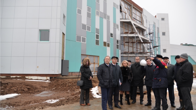 Рабочая комиссия посетила строительство ряда социально значимых объектов города Чебоксары