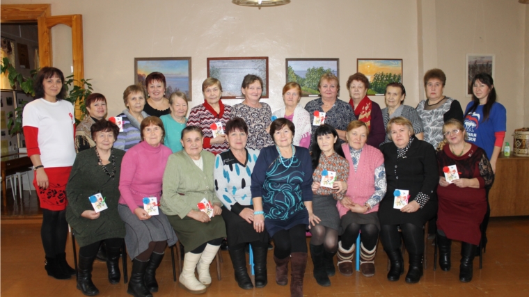 Активисты Молодой Гвардии Козловского поздравили жительниц Козловского района с Днем Матери