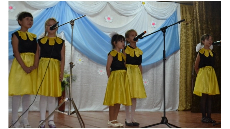 В Цивильском районе прошел конкурс исполнителей эстрадной песни имени Михаила Семенова «Асамат кепере» («Радуга»)