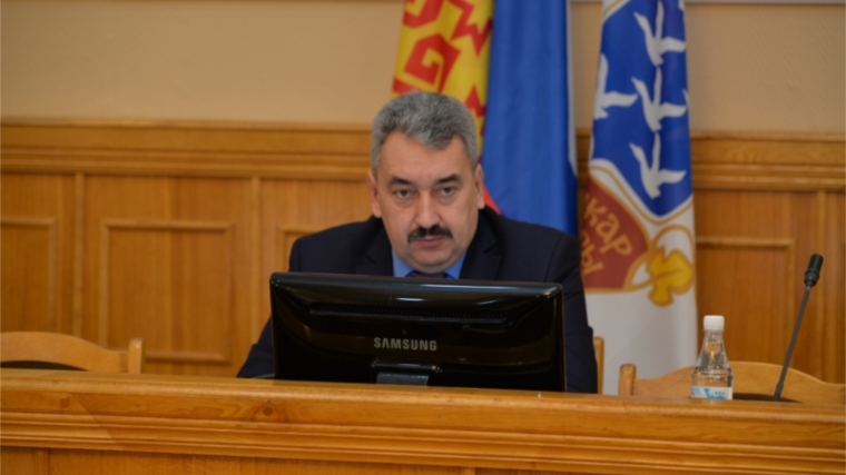 Леонид Черкесов провел городскую планерку в администрации Чебоксар