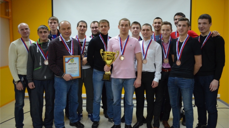 Сергей Шелтуков поздравил футбольную команду «Динамо-ДЮСШ» с успешным завершением сезона