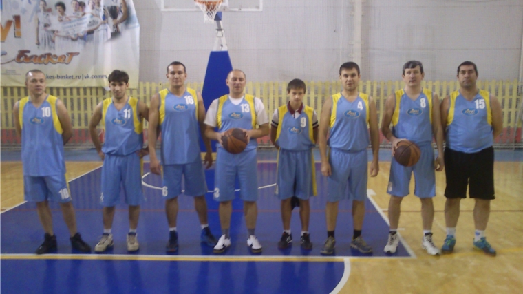 В спортивном зале ДЮСШ «Локомотив» стартовал чемпионат города Канаш по баскетболу среди мужских команд сезона 2015 года