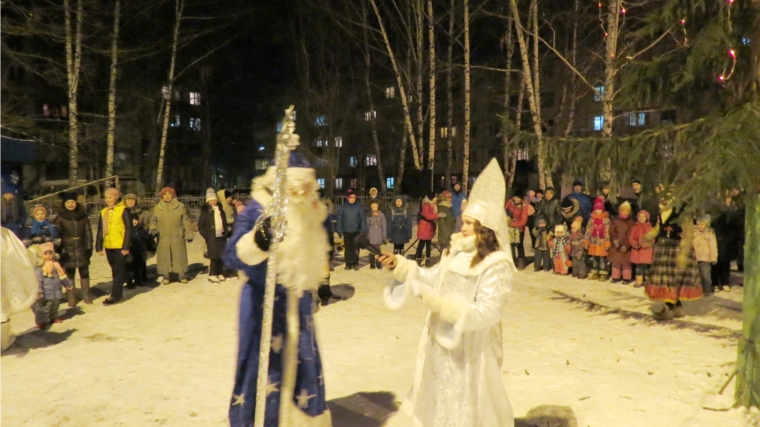 В Ленинском районе г.Чебоксары дан старт череде новогодних дворовых мероприятий