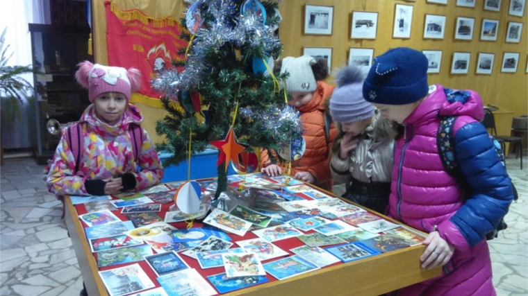 В Шумерлинском историко-краеведческом музее представлен ретро-уголок новогодних и рождественских открыток