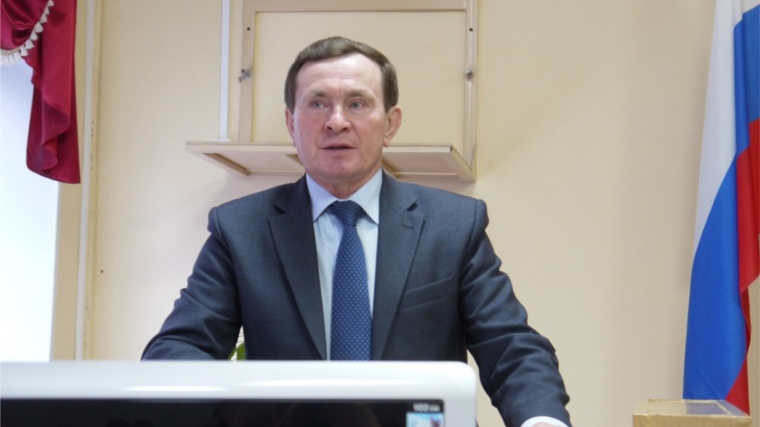 Владимир Кузьмин поздравил депутатов районного Собрания с наступающим Новым годом